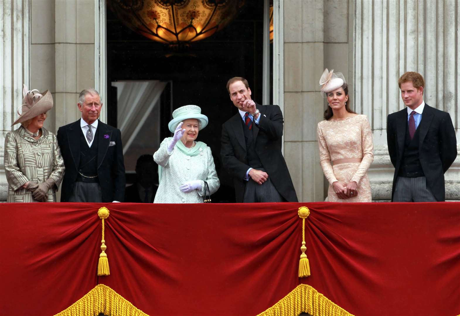 The Duchess of Cornwall, the Prince of Wales, the Queen, the Cambridges and Prince Harry on the balcony of Buckingham Palace during the Diamond Jubilee (David Jones/PA)