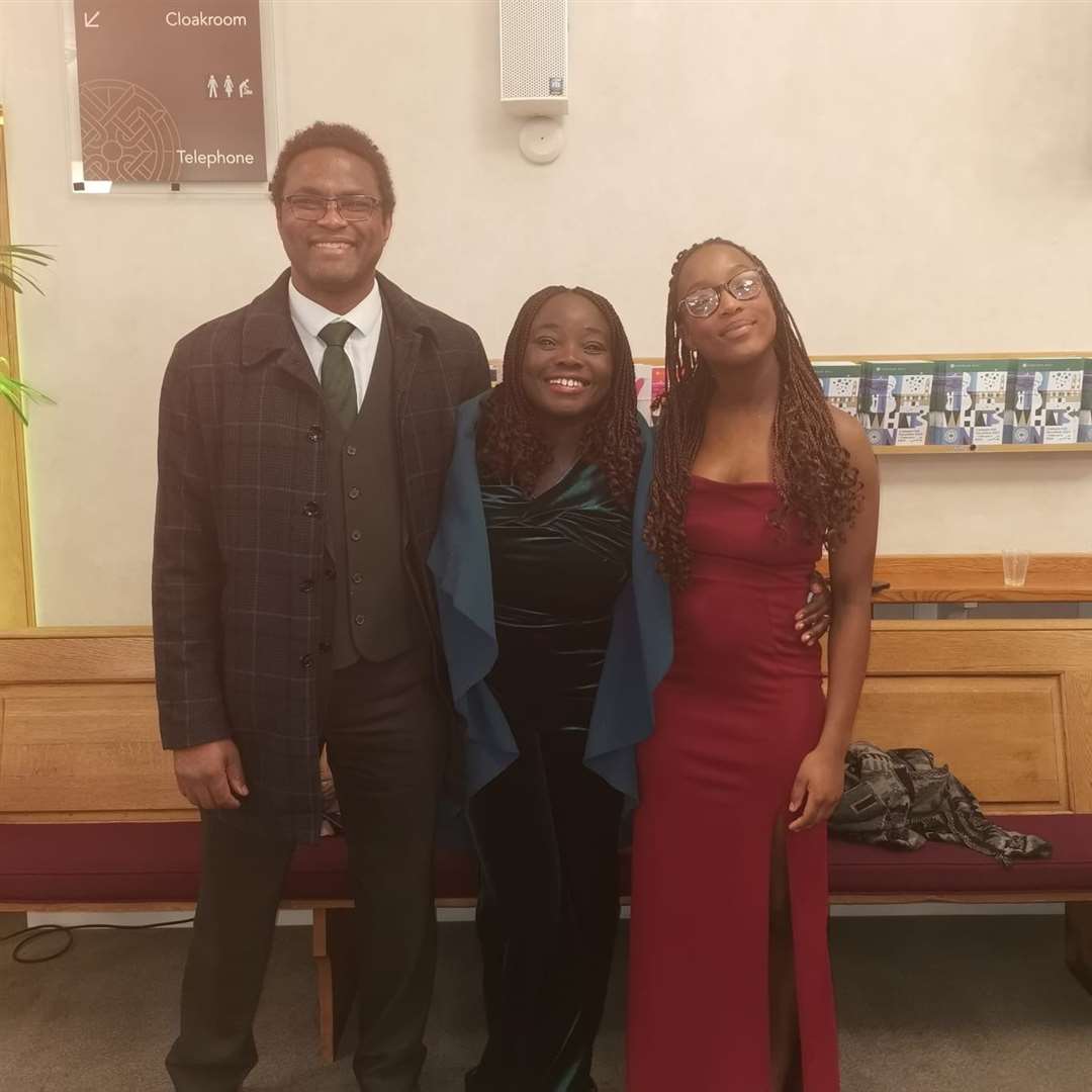 Naomi Simon (right) with her mother, Frances (middle) and her father, Carey (left), after she sang at an NSPCC event (Frances Simon)