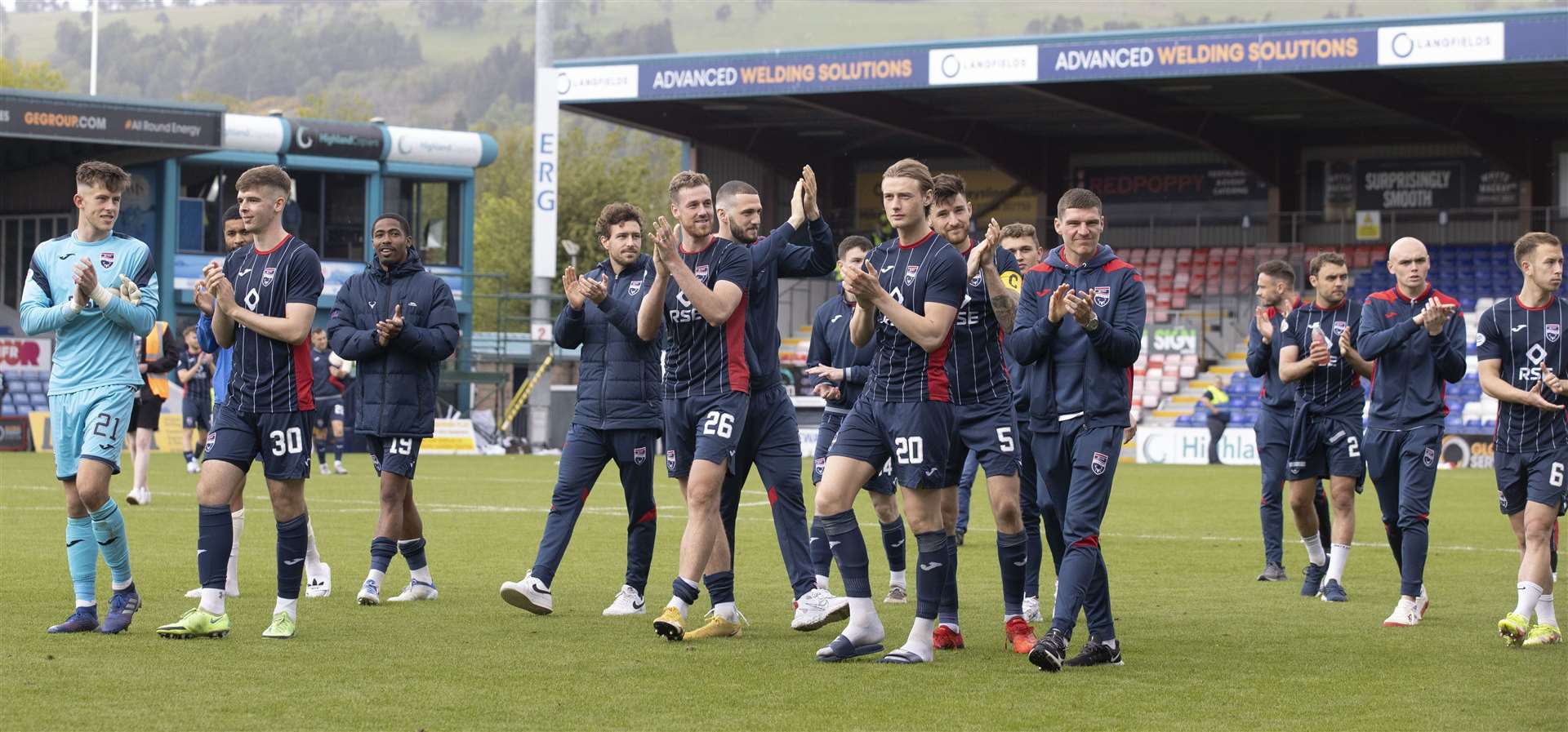 Picture - Ken Macpherson. Ross County(1) v Dundee Utd(2). 14/05/22. Ross County players applaud their fans at the end.