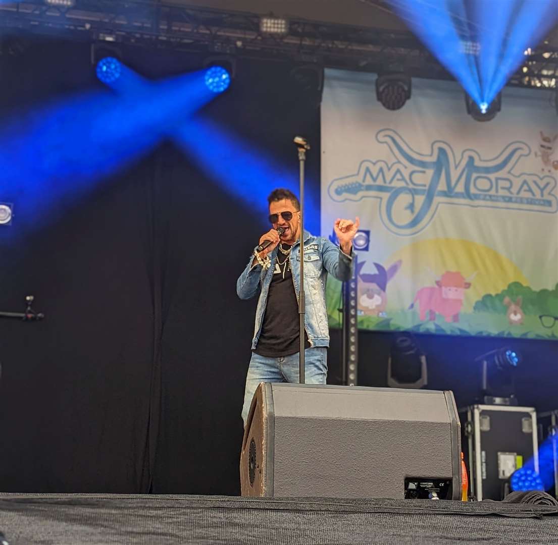 Peter Andre at MacMoray Festival.