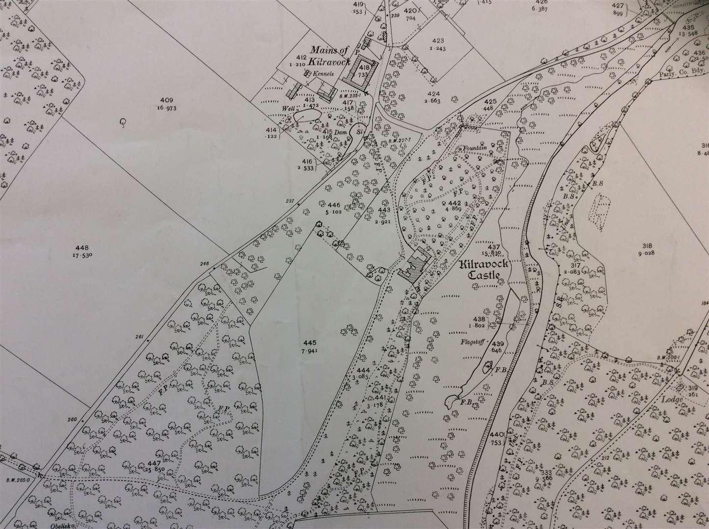 A section from the second edition Ordnance Survey map showing Kilravock Castle.