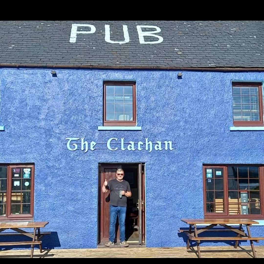 The Clachan in Dornie has a lovely wee beer garden on its doortstep.