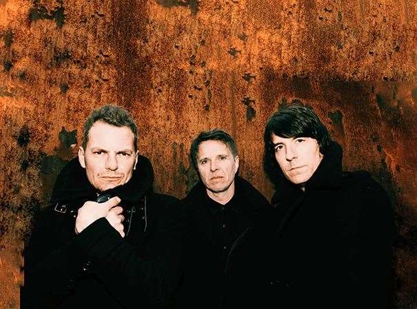 Toploader have a fresh date with Strathpeffer Pavilion.