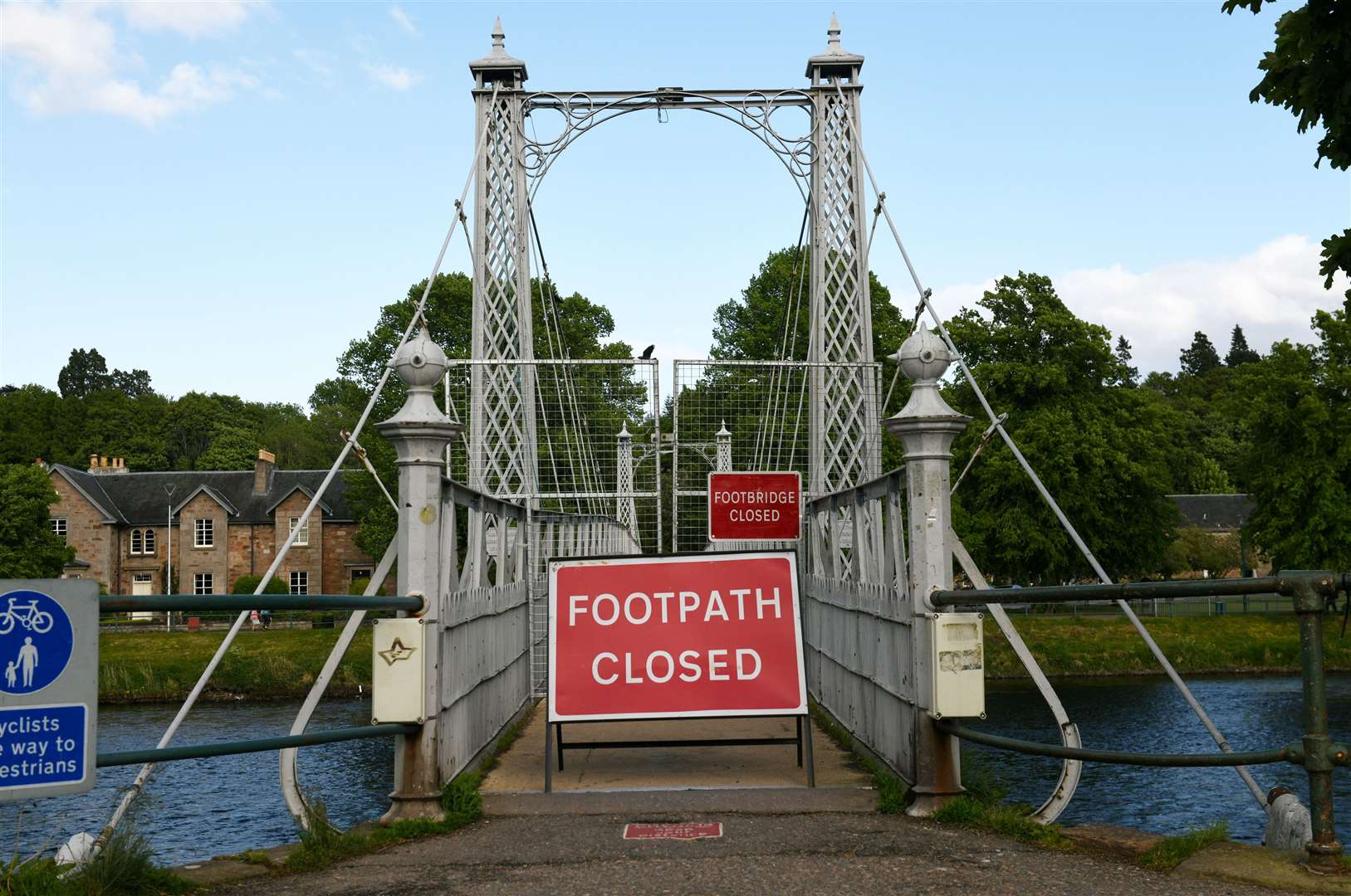 Closed Infirmary Bridge. Picture: James Mackenzie.