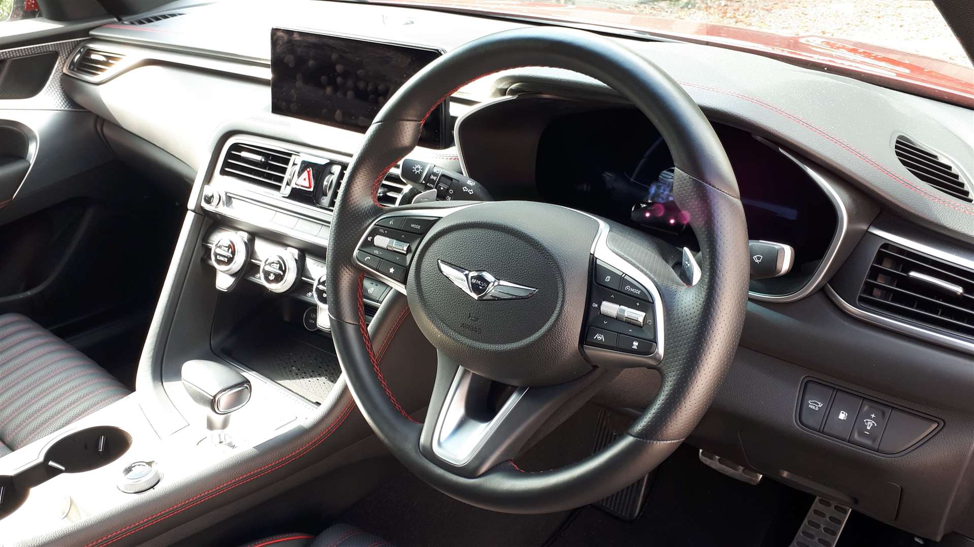 The interior of the Genesis G70.