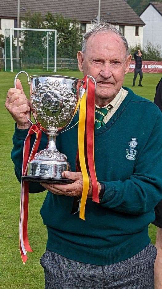 Beauly shinty great Donnie Fraser, here at last year's Balliemore Cup Final, was a true legend of the club.