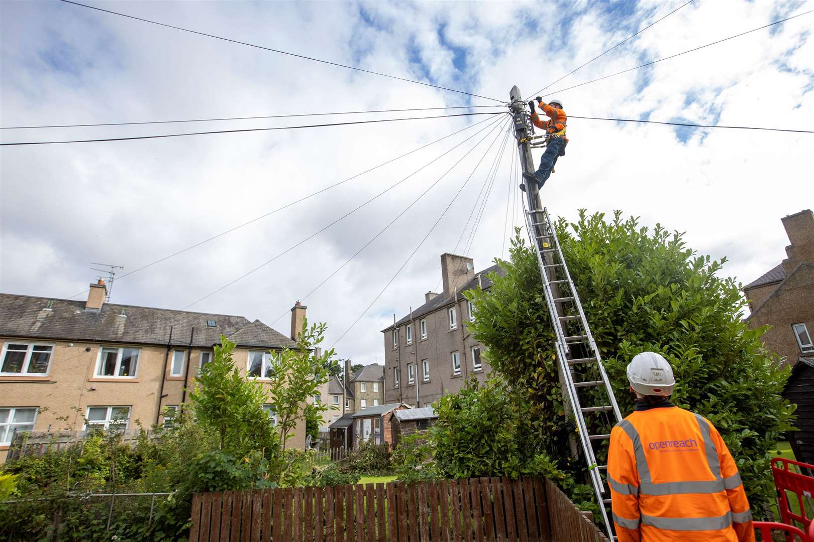 Some 400,000 homes and businesses throughout Scotland are set to benefit from ultrafast broadband in the latest roll-out ammounced by OpenReach.