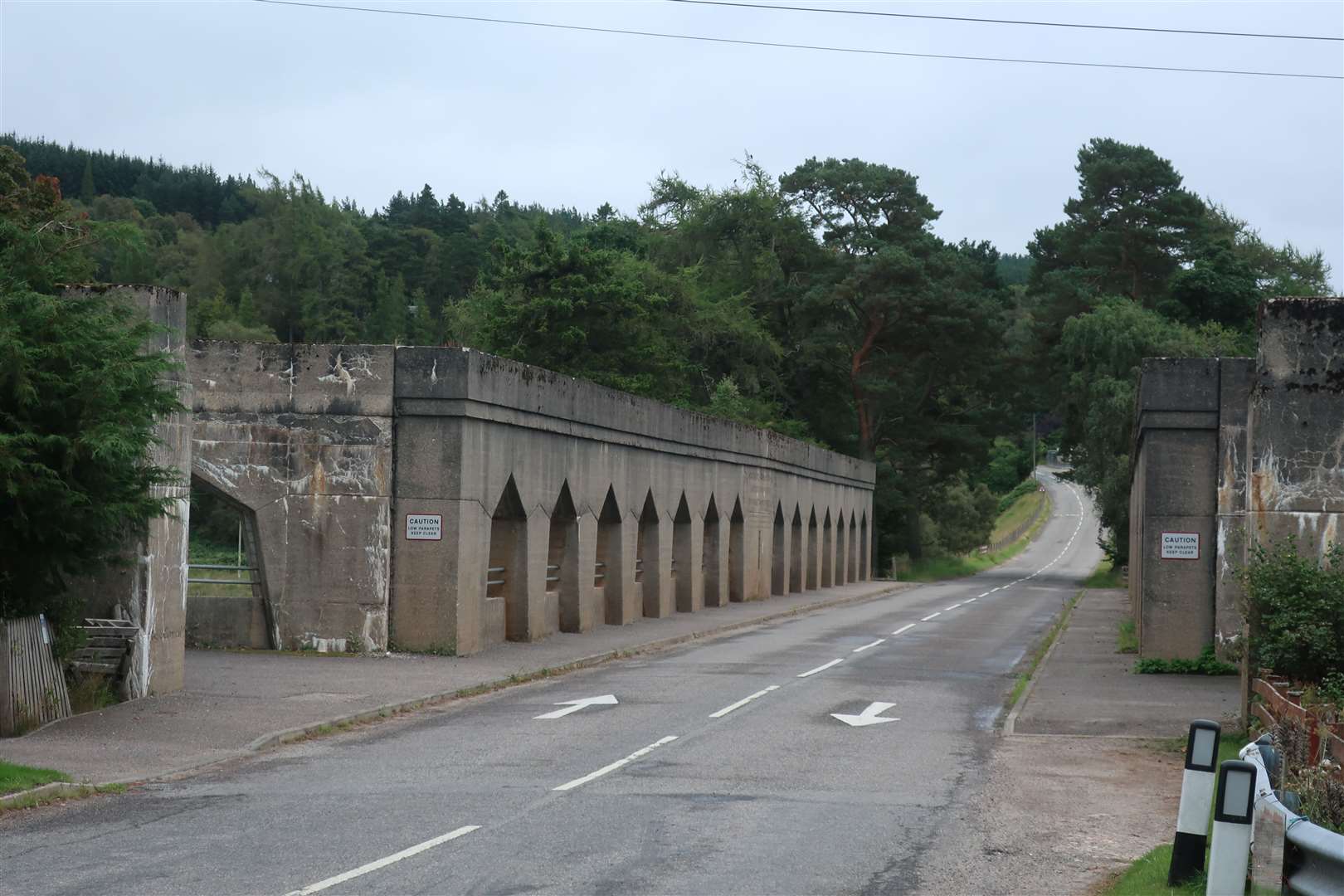 The Findhorn Bridge south of Tomatin dates from 1926.