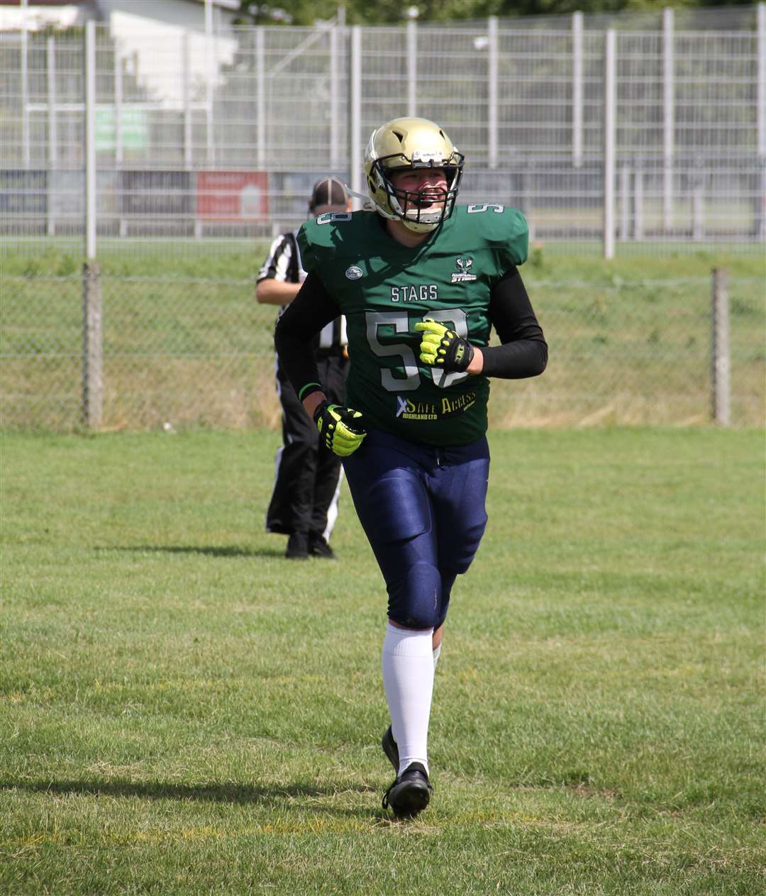 The Highland Stags booked their place in the 2023 BAFA play-offs with a 35-27 win over the Glasgow Tigers.