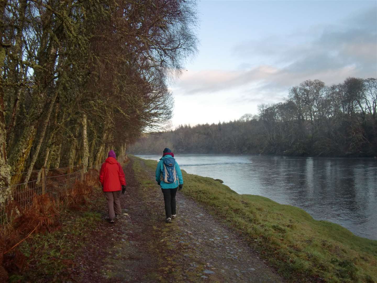 Easy going along the riverside towards Beauly.
