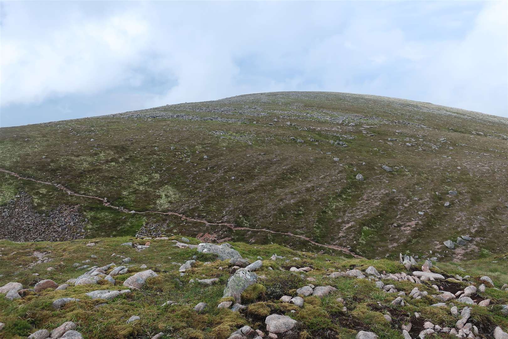 A path through the gap onto Geal-charn.
