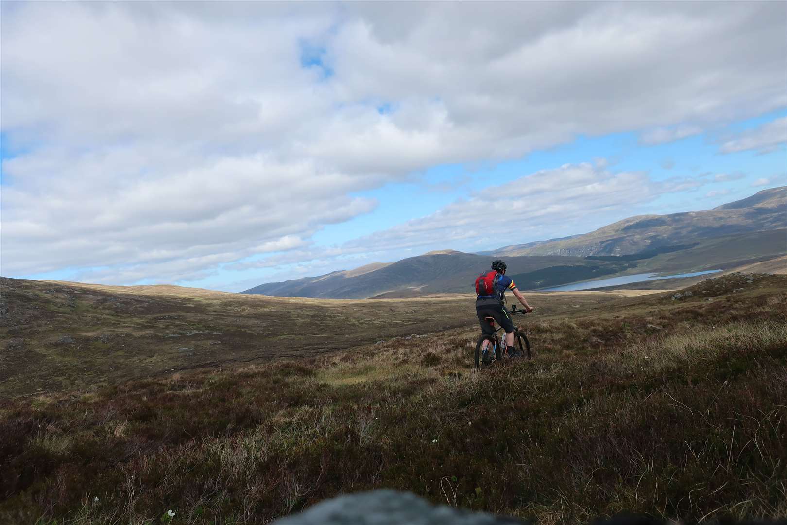 On the singletrack descent to Loch Pattack.