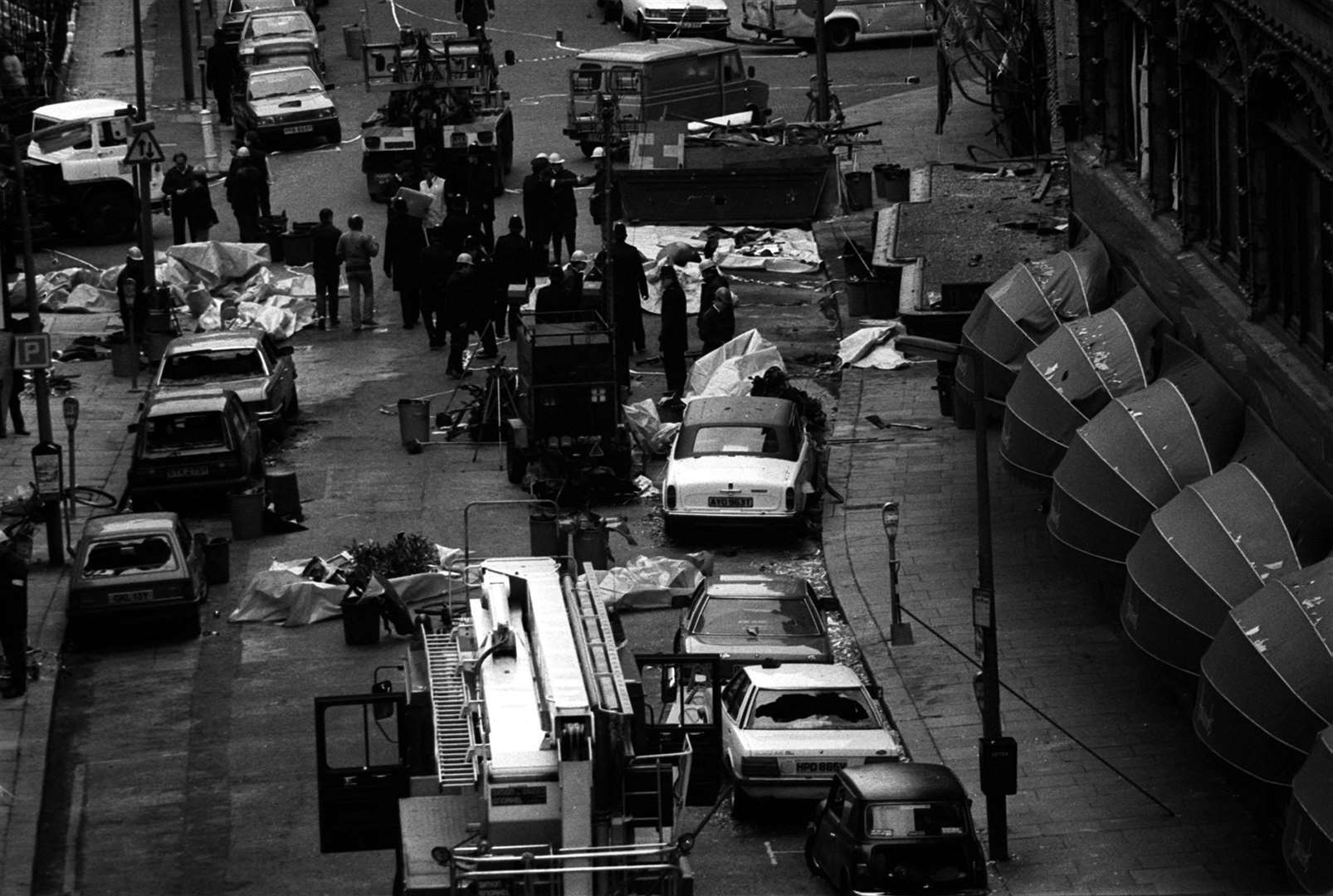 The police operation in Hans Crescent, outside Harrods (PA)