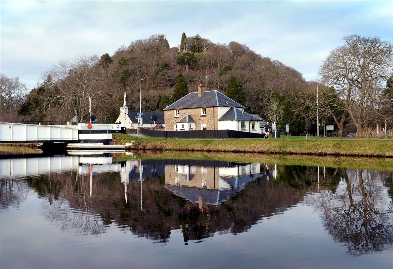 A number of closures will affect movement on the Caledonian Canal this winter.
