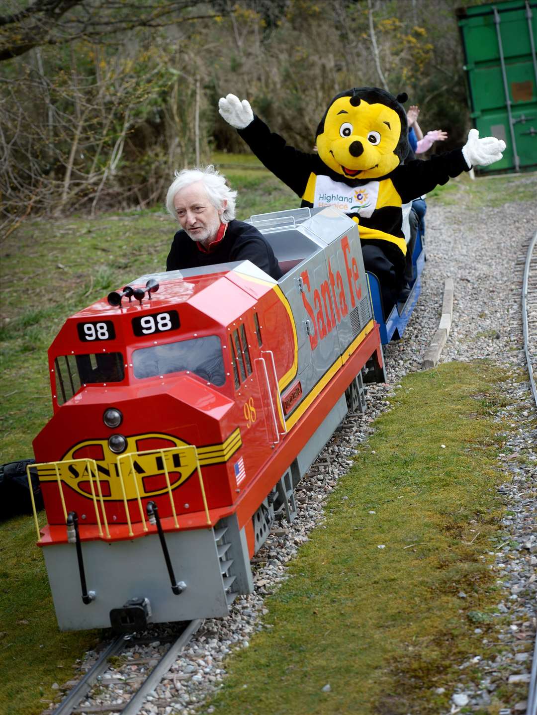 Train driver Alasdair Macleod and Bobby the Bee. Picture: Gair Fraser. Image No. 043719.