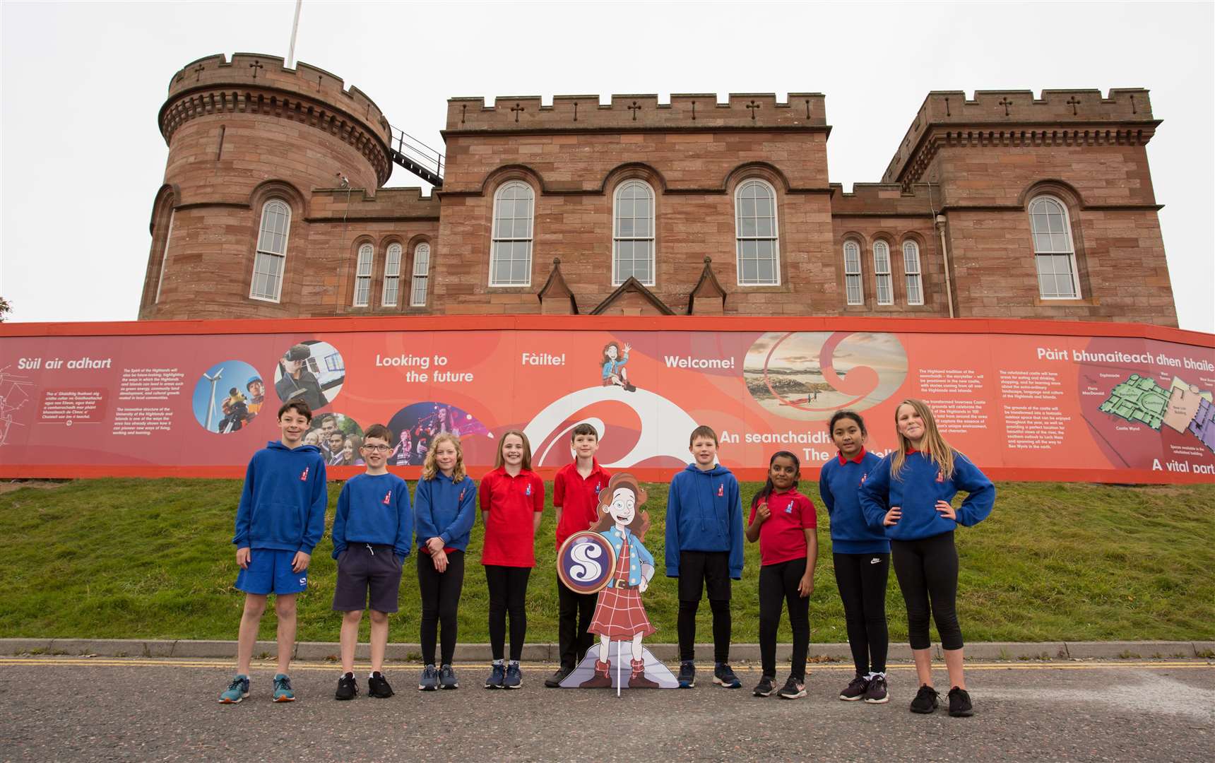 Primary 6 pupils from Crown Primary School meet ‘Young Flora’ during their visit to Inverness Castle and learning about the Highlands of the past, as well as giving a look into the future for Castle Hill, from the information now surrounding the castle. Picture: Alison White.