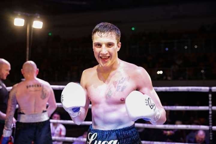 Luca Micheletti marked his first professional boxing bout with a win over Lewis van Poetsch.