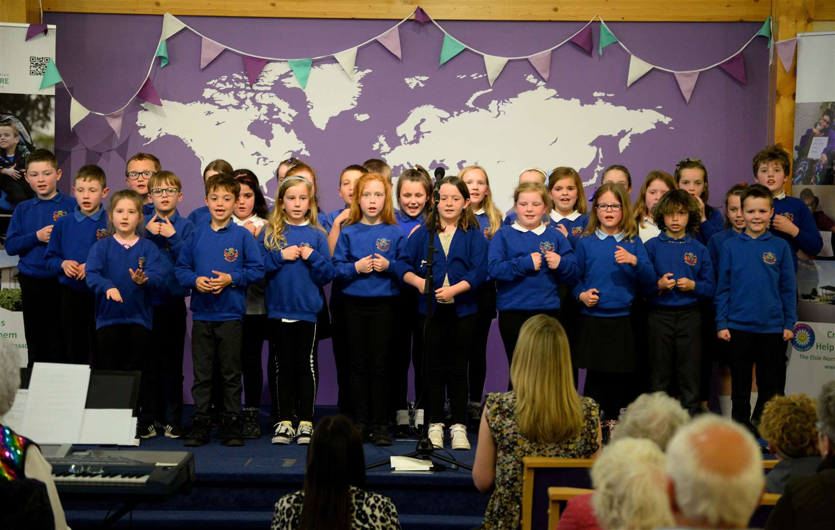 Words and actions from Smithton Primary Sing and Sign at the Big Spring Sing fundraising concert for the Haven Centre project.