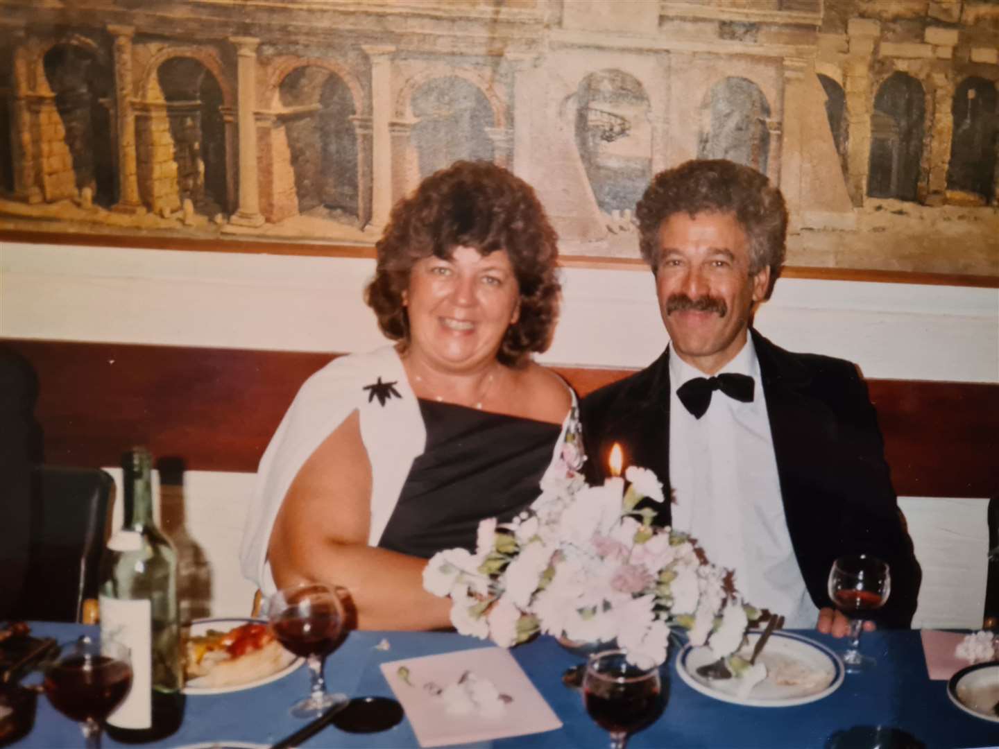 Alan Melinek with his wife Pat, who died in 2006 with ovarian cancer (Cancer Research UK/pianograndad.com)