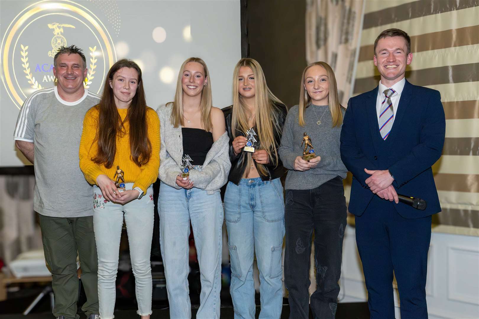 Under 18s winners: Ally Munro (coach), Helen Urquhart, Zoe Rankin, Connie Bell, Carys Hollands and Don Johnstone (head coach).