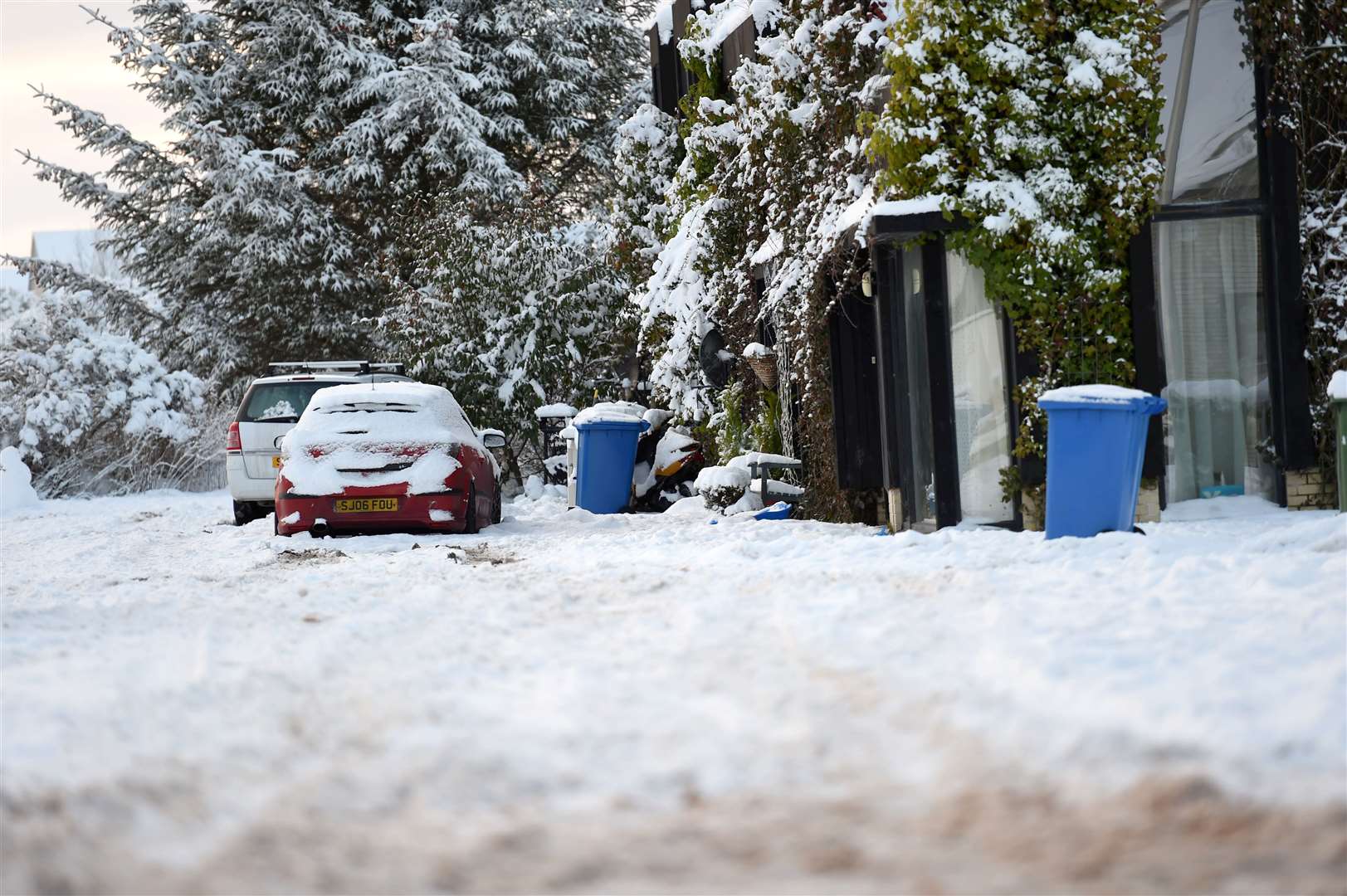 Snow in Milton of Leys.