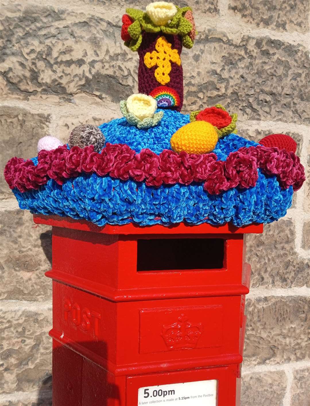 Myster Nairn knitter siches up local post boxes