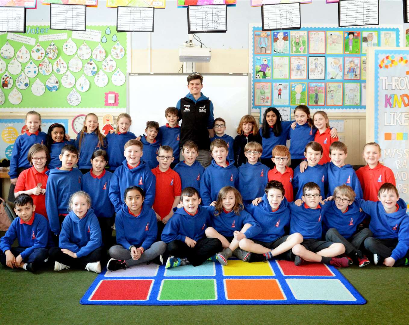 Arran Goddard from the Polar Academy with Crown Primary P5 children.