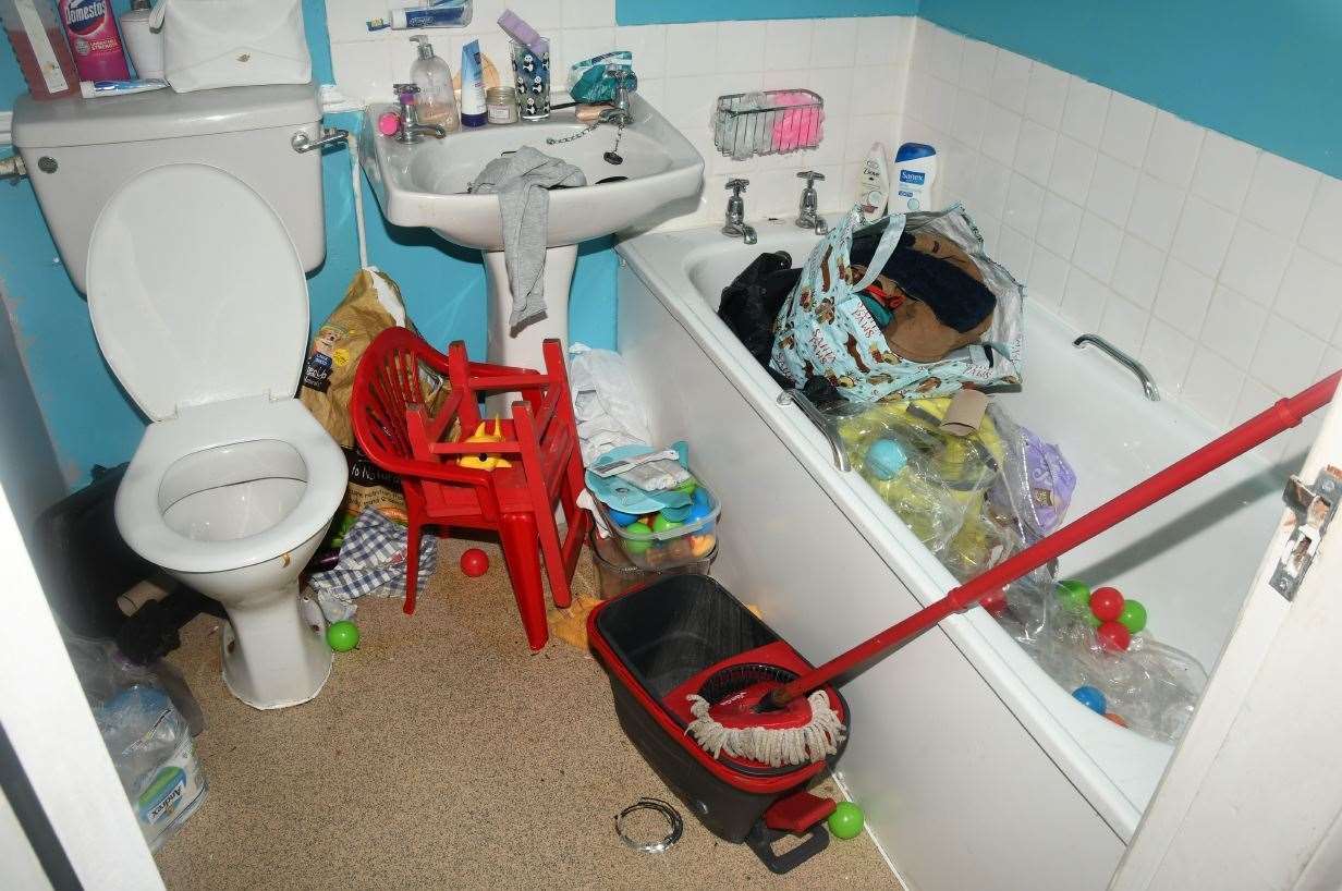 In the couple’s bathroom, a bathtub found to have two bags of cannabis and a blood-stained baby grow inside (Derbyshire Police/PA)