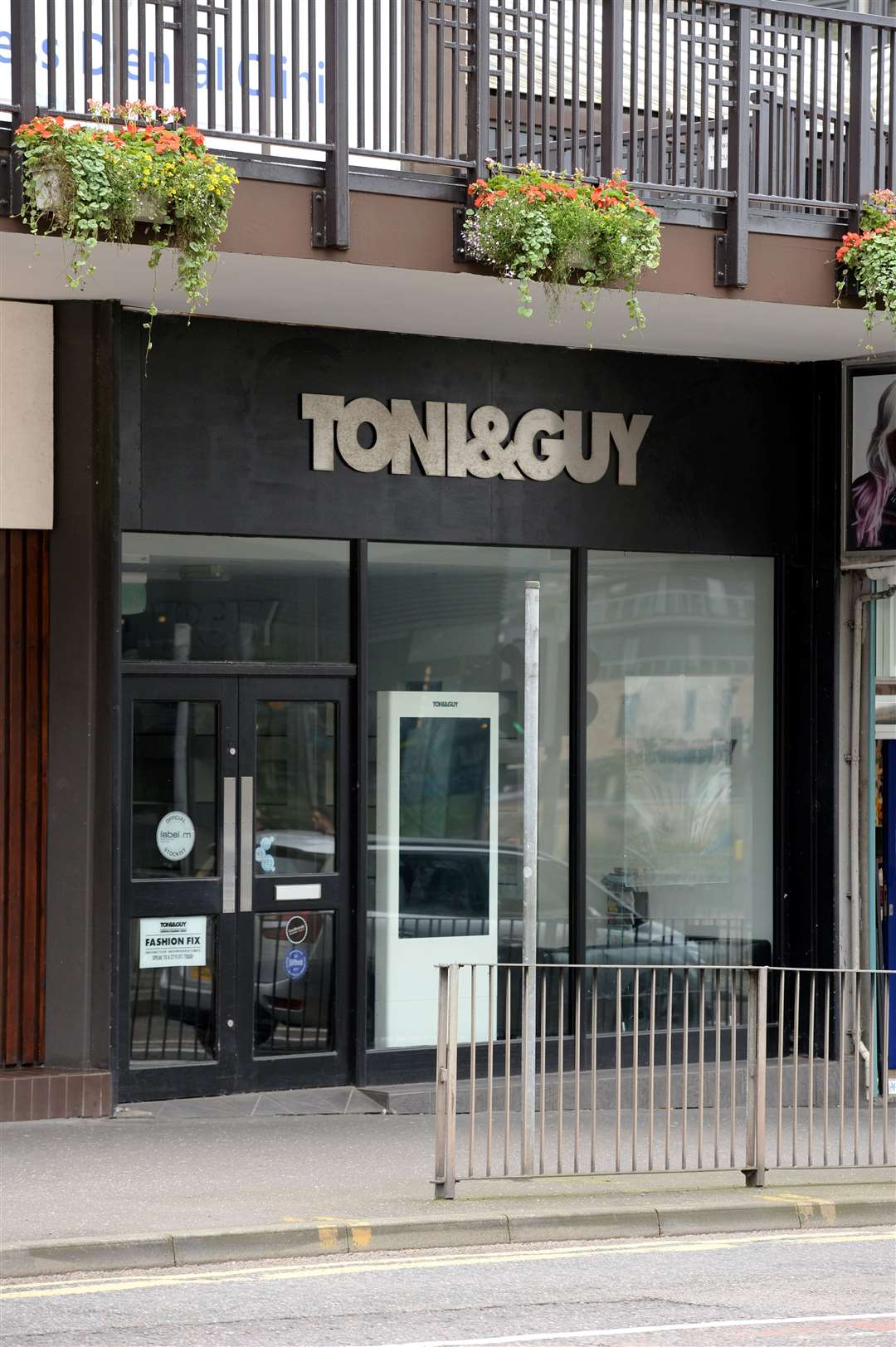 The former Toni & Guys in Bridge Street which can be converted into a coffee shop.