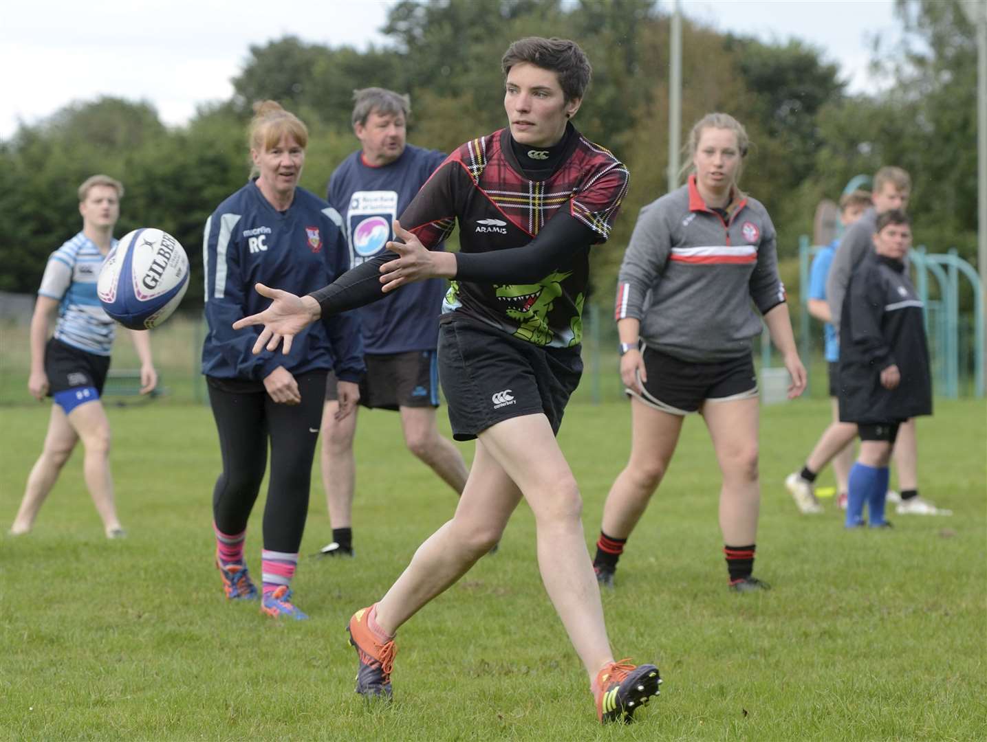 Craig Dunain Ladies RFC,.Passing practice at rugby training..Picture: James MacKenzie..