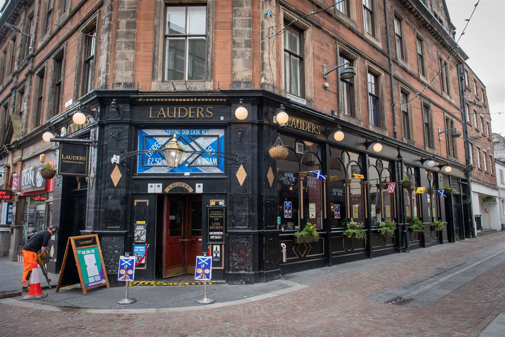 Lauders Bar.