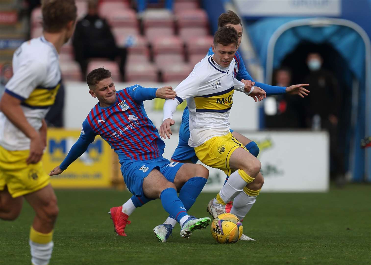 Picture - Ken Macpherson, Inverness. Inverness CT(2) v Morton(0). 16.10.21. ICT’s Reece McAlear wins the ball from Morton's Jimmy Knowles.
