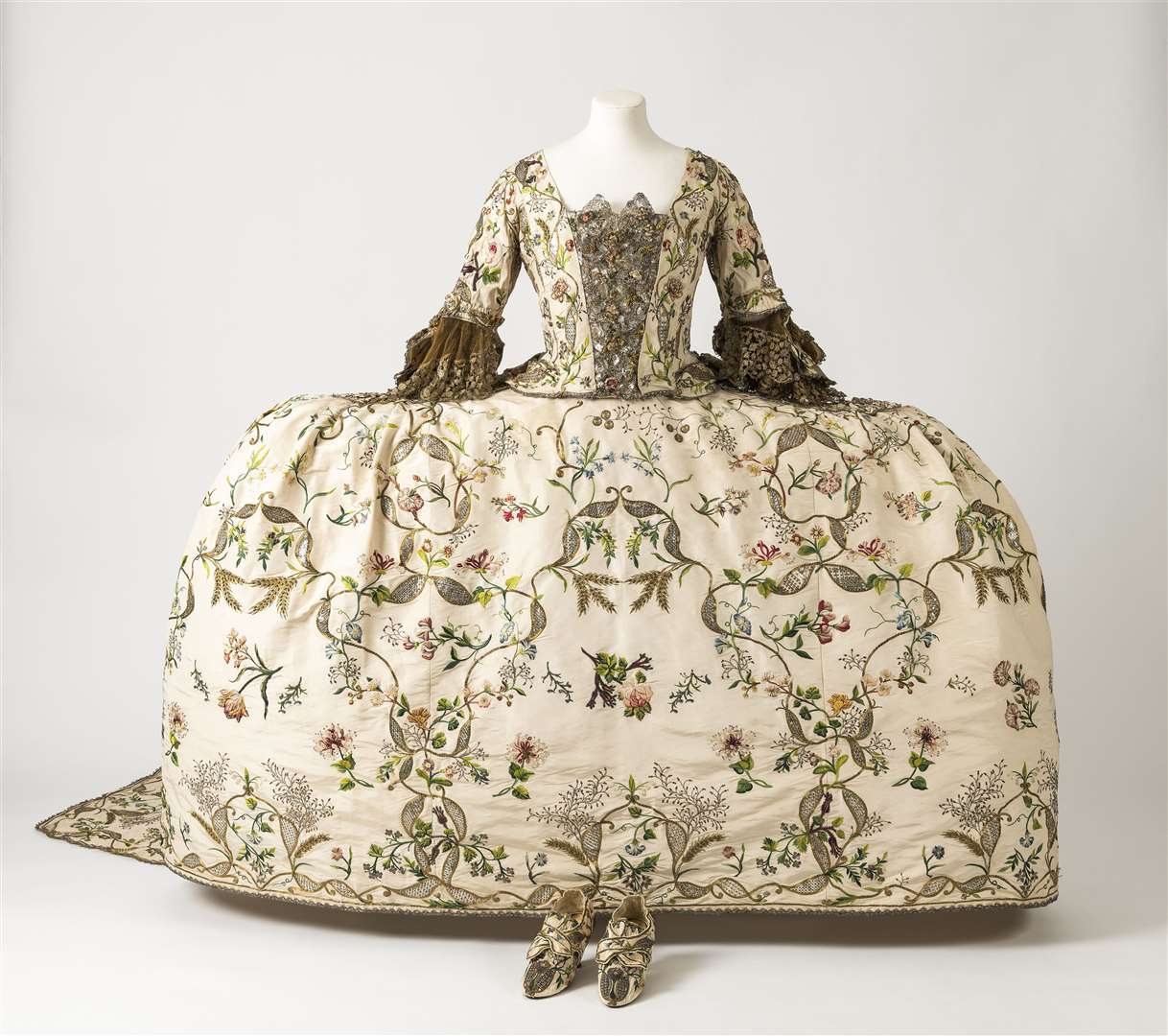 A Georgian gown (Royal Fashion Museum Bath/PA)