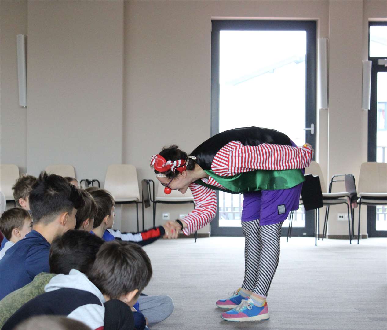 Clowns Without Borders UK performs and runs workshops for Ukrainian refugee children