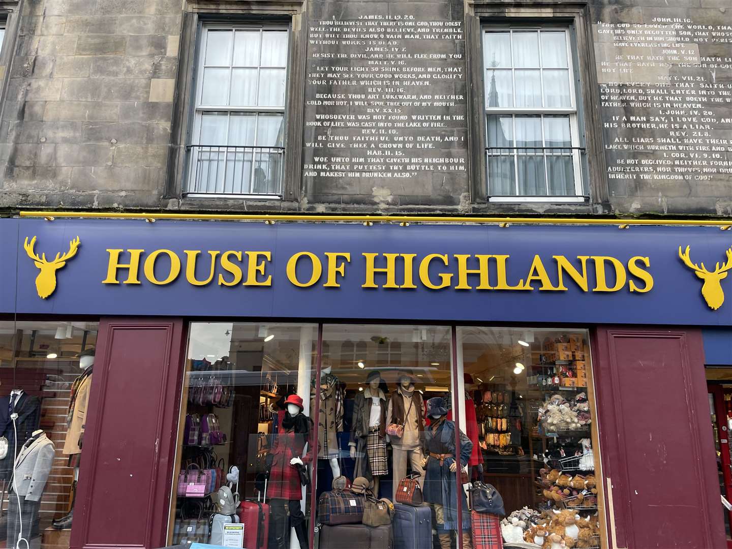 The completed House of Highlands signage.