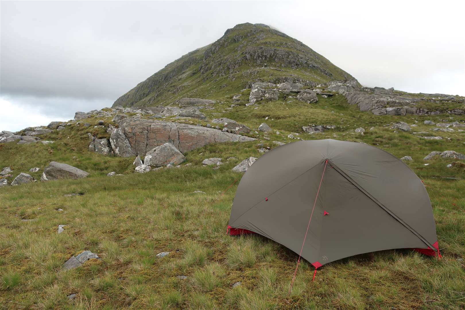 Camping at the Bealach Crudhain below the west ridge of Sgurr Choinnich.