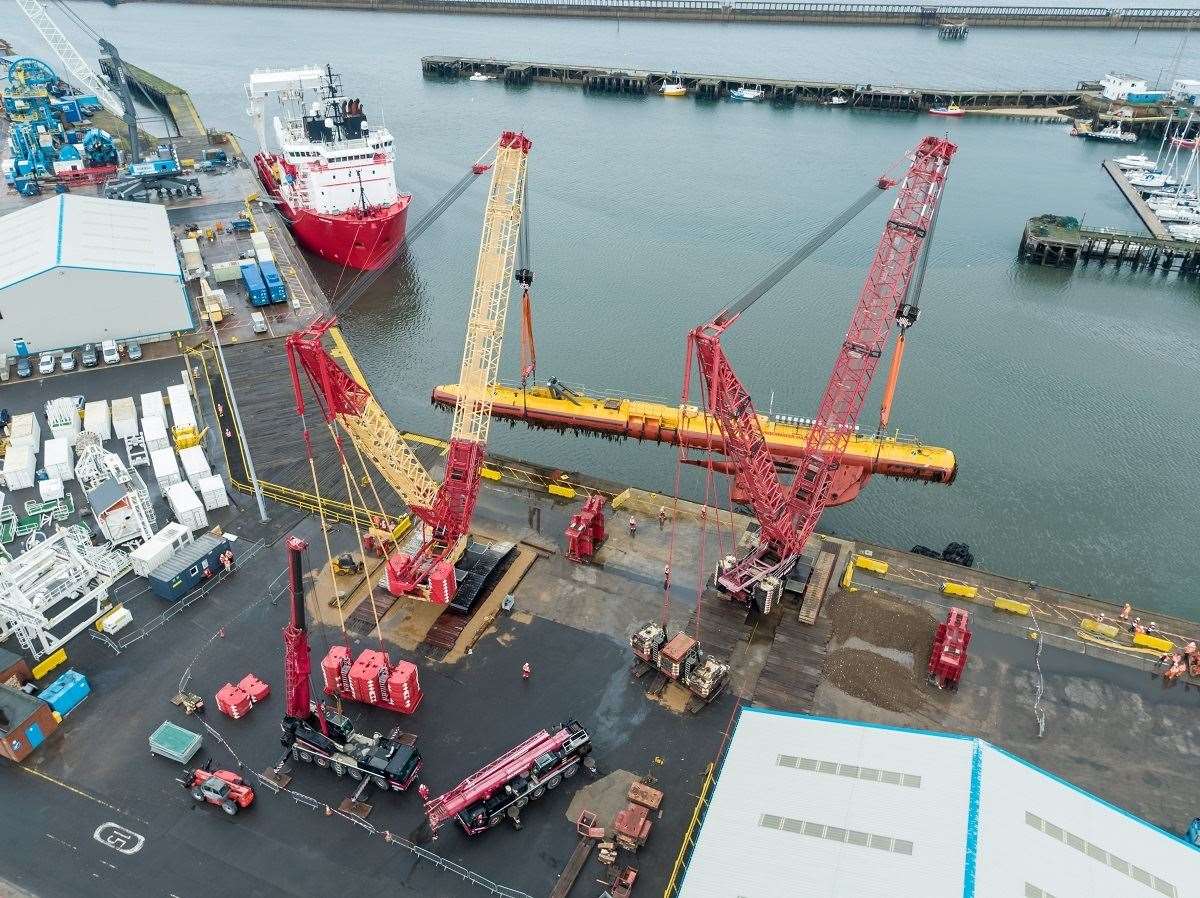 The Orbital SR2000 floating turbine arrives at the Port of Blyth for decommissioning.