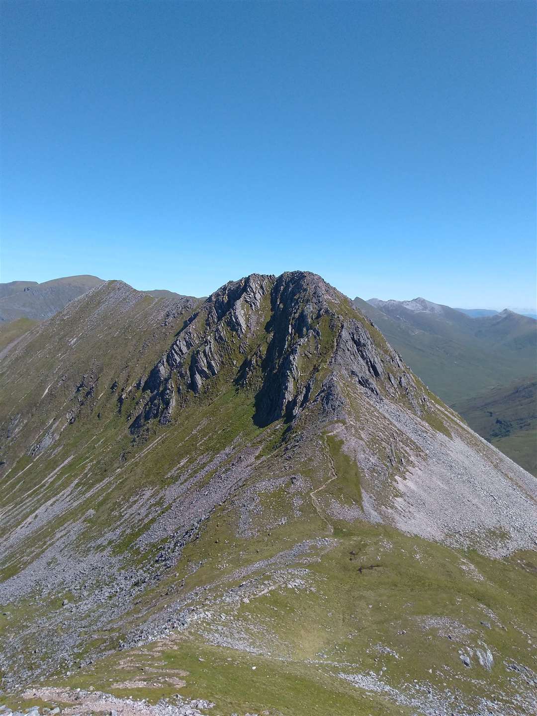 Looking back at An Gearanch from Stob Coire a' Chairn.
