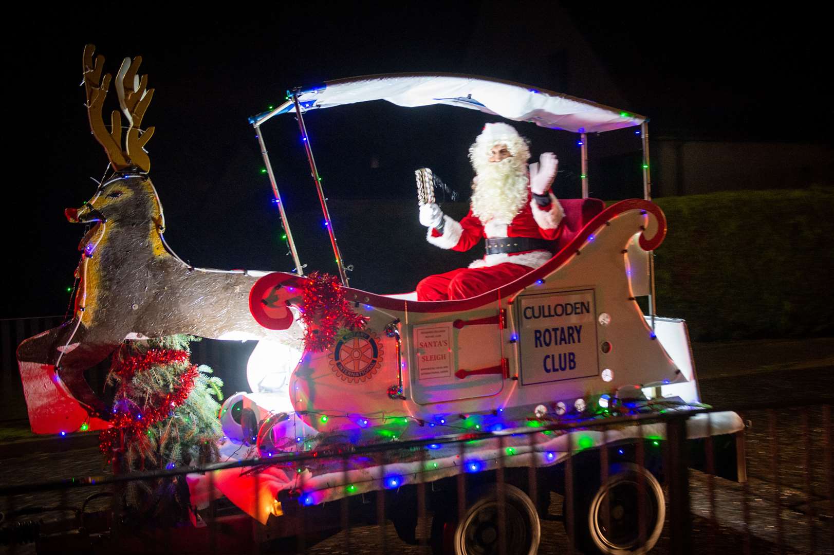 Santa will repeat his popular tours on an illuminated sleigh around Inverness neighbourhoods in the run-up to Christmas.