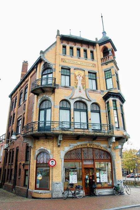 The wonderful Art Deco pharmacy in Leeuwarden