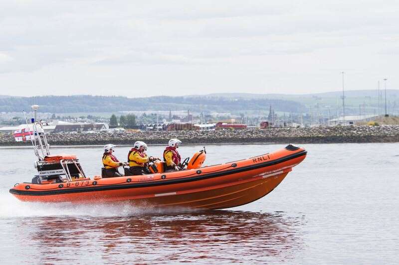 Lifeboats were launched to help rescue a dog in the Beauly Firth.