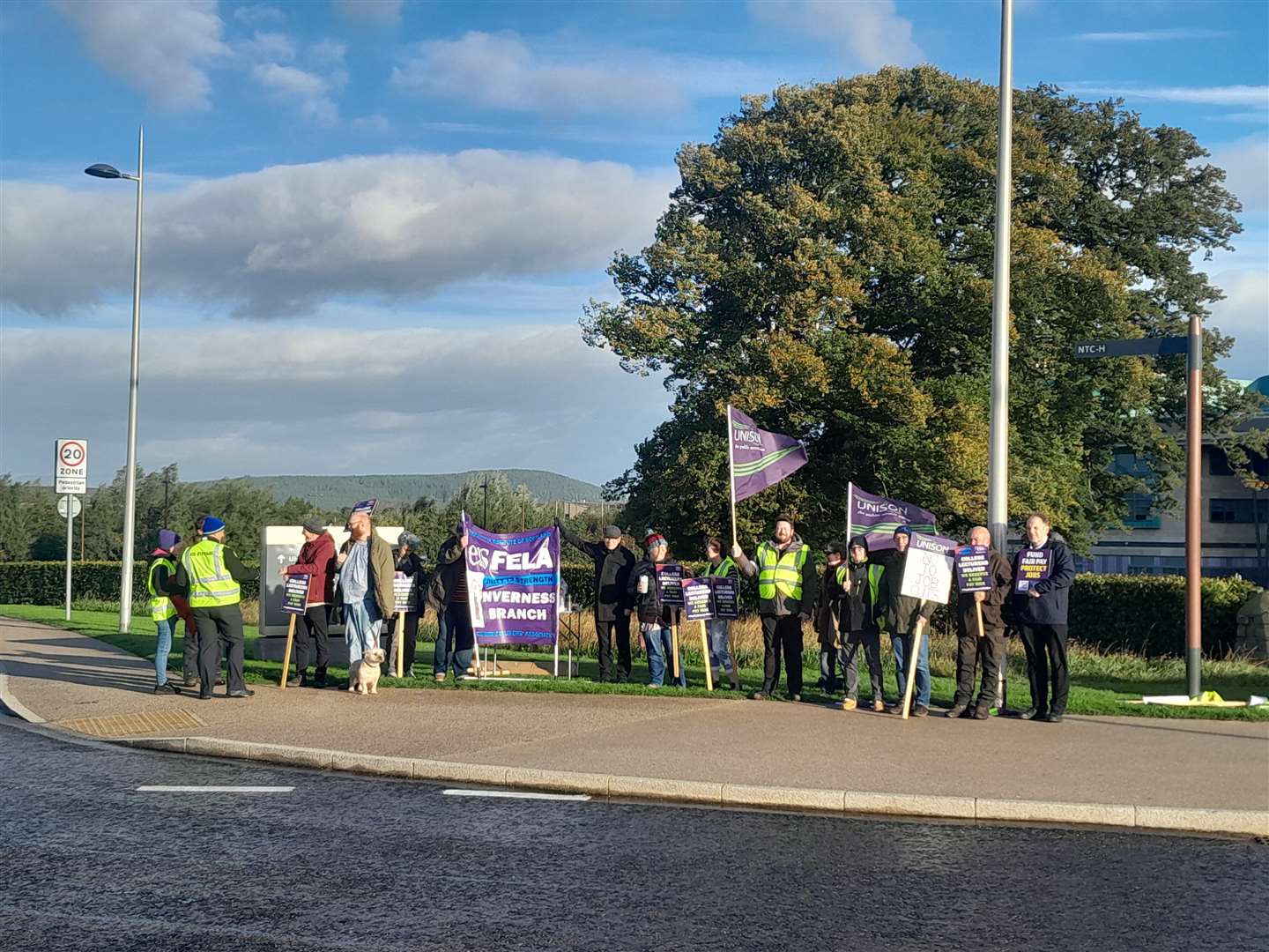 Members of EIS-Fela and Unison on the picket line.