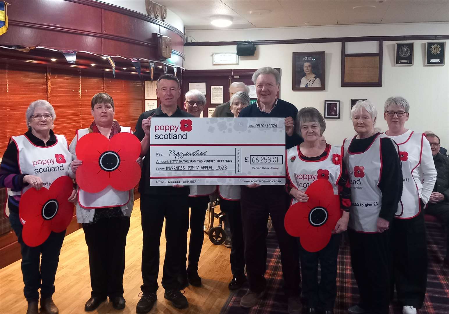 Poppyscotland volunteer fundraisers in Inverness have been praised for their efforts.