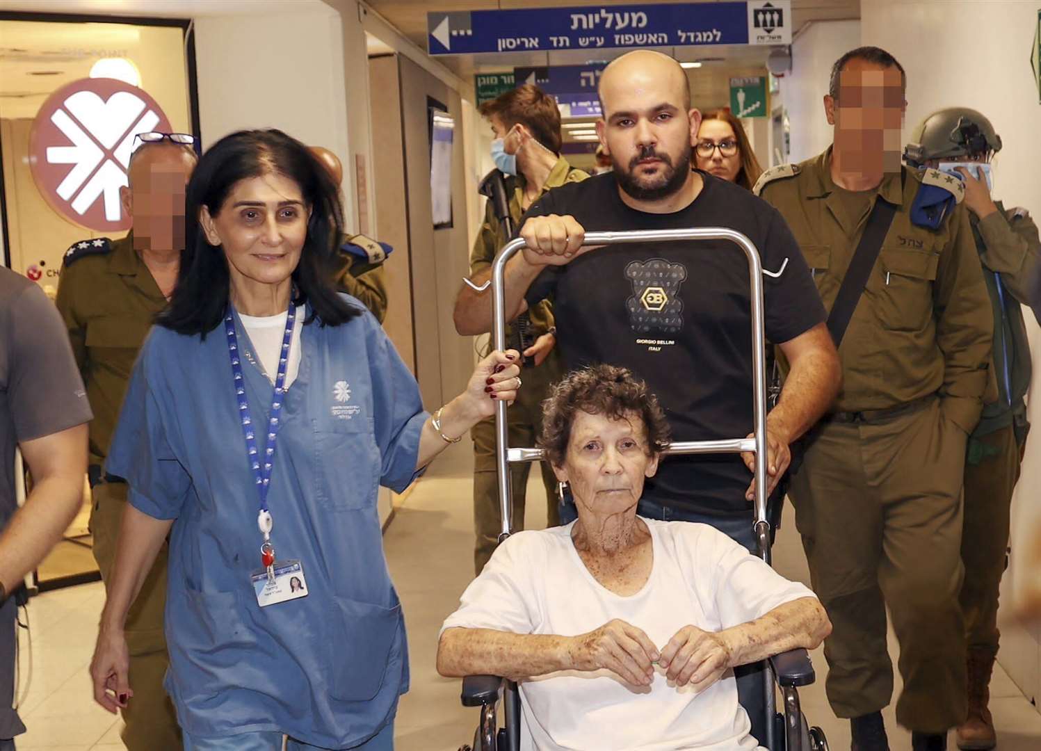 Yocheved Lifshitz, one of two women released from Hamas captivity late, at a hospital in Tel Aviv (Jenny Yerushalmy/Ichilov hospital/AP)