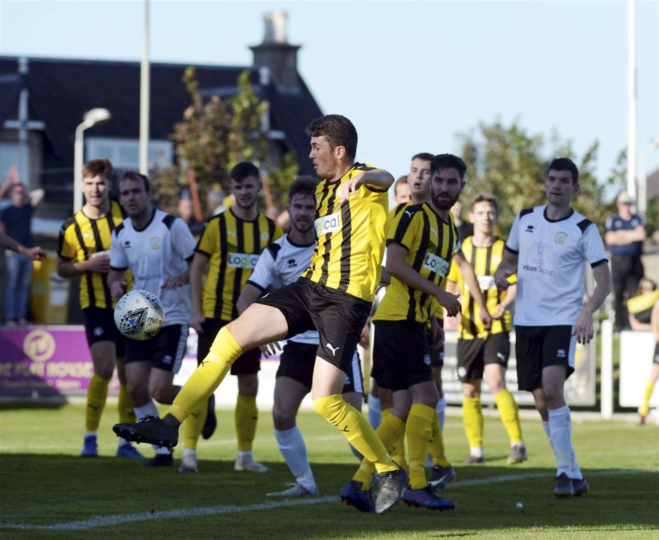 Angus Dey has signed a new deal with Nairn County.