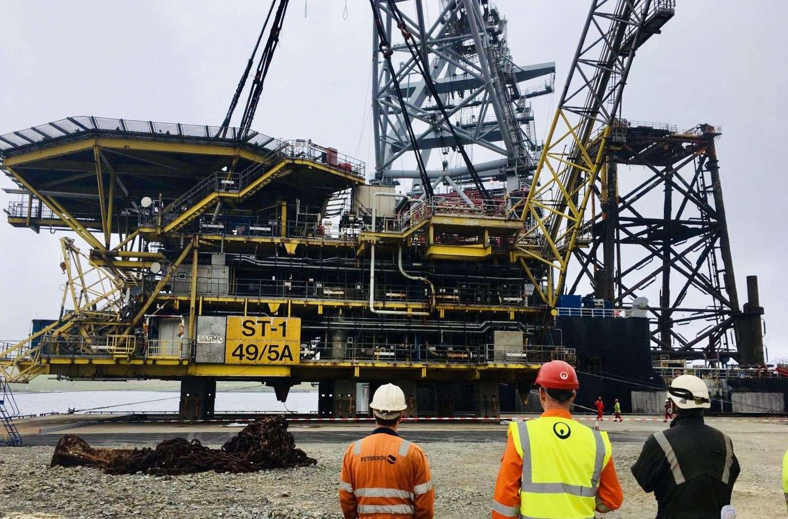 Spirit Energy’s ST-1 platforms arrived at Dales Voe, Shetland, for decommissioning.