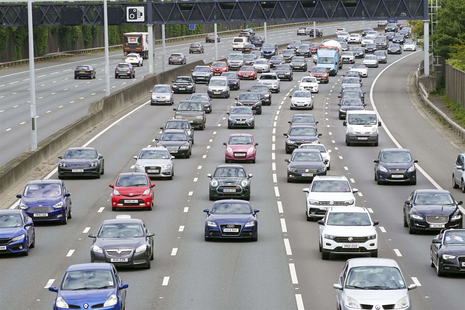 The campaign aims to raise awareness of the dangers of middle lane hogging and tailgating (PA)