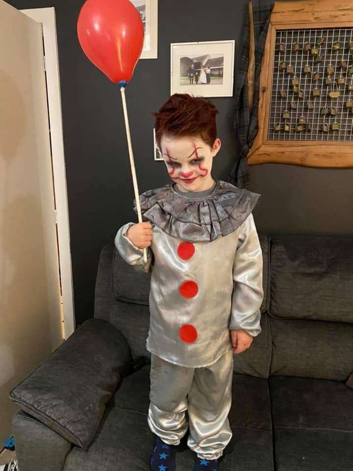 Cillian dressed as Pennywise from IT