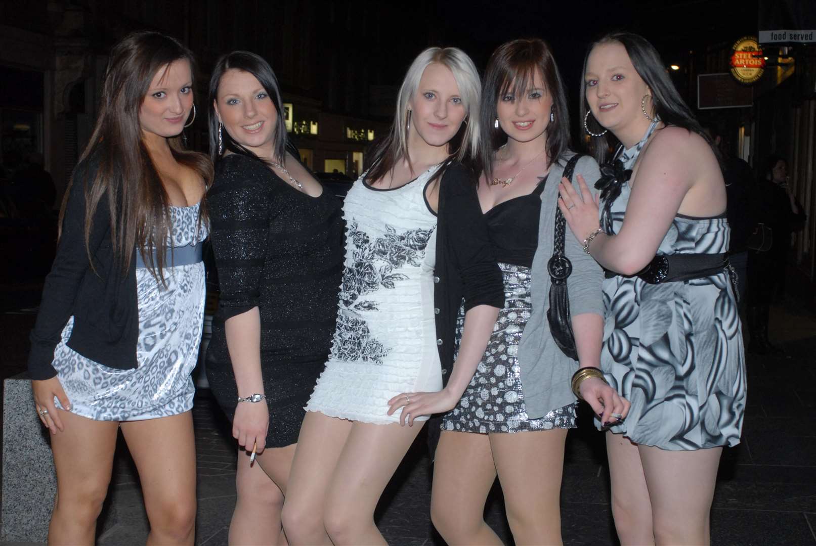 See: Copy By: .Cityseen.Enjoying night out to celebrate 19th birthday for Gemme Stewart(2nd right) at Smith n Jones is (left)Zoe Ashford,Lynn Chinskie,Zara Johnstone ,Gemma Stewart and Jade McConnell..Pic By Gary Anthony..SPP Staff.Photographer.
