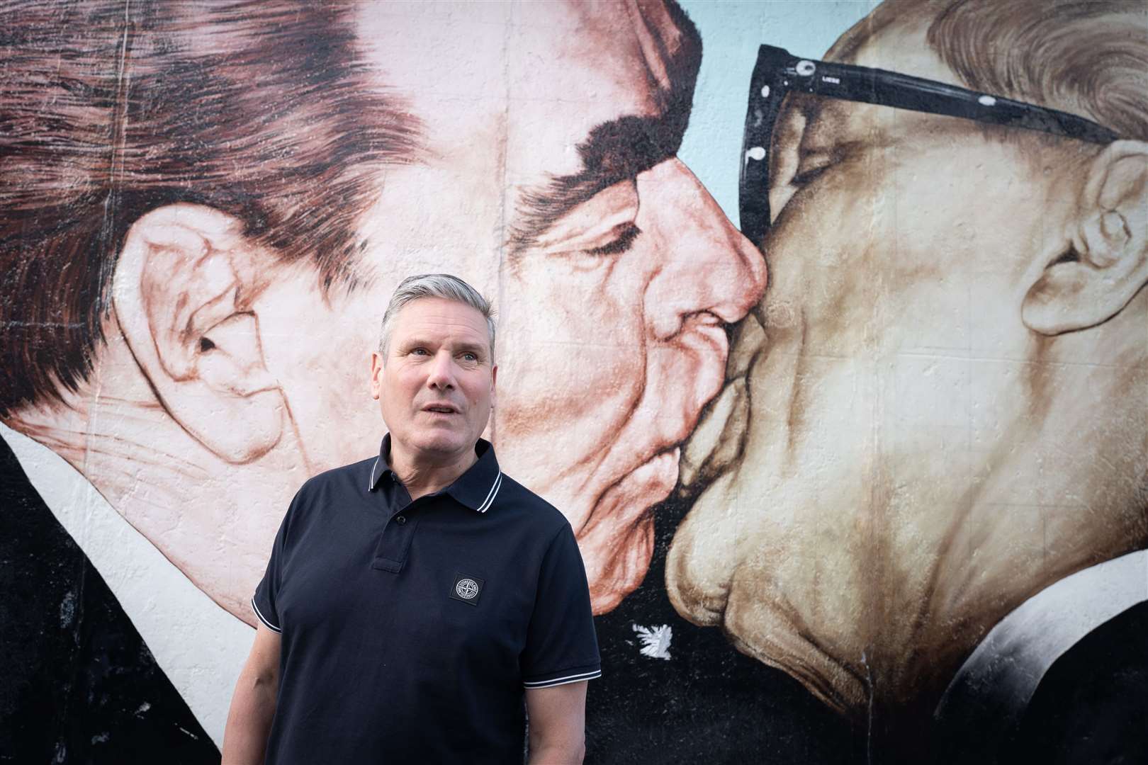 Sir Keir Starmer besucht die Berliner Mauer auf einer Reise nach Deutschland